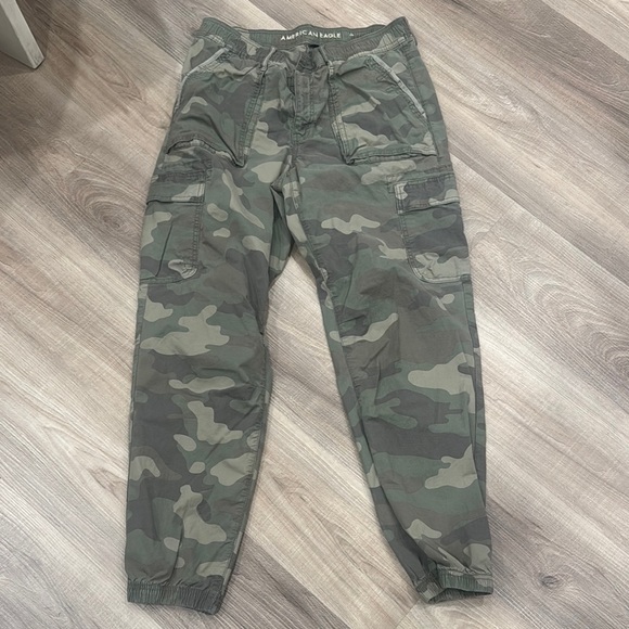 American Eagle Outfitters Pants - American Eagle camo jogger.